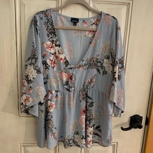💐 Beautiful Floral Top - Torrid Size 1 💐